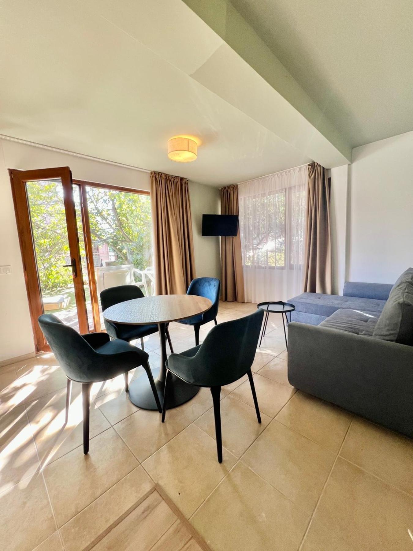 Kiara Apartments سينتس قسطنطين وهيلينا المظهر الخارجي الصورة